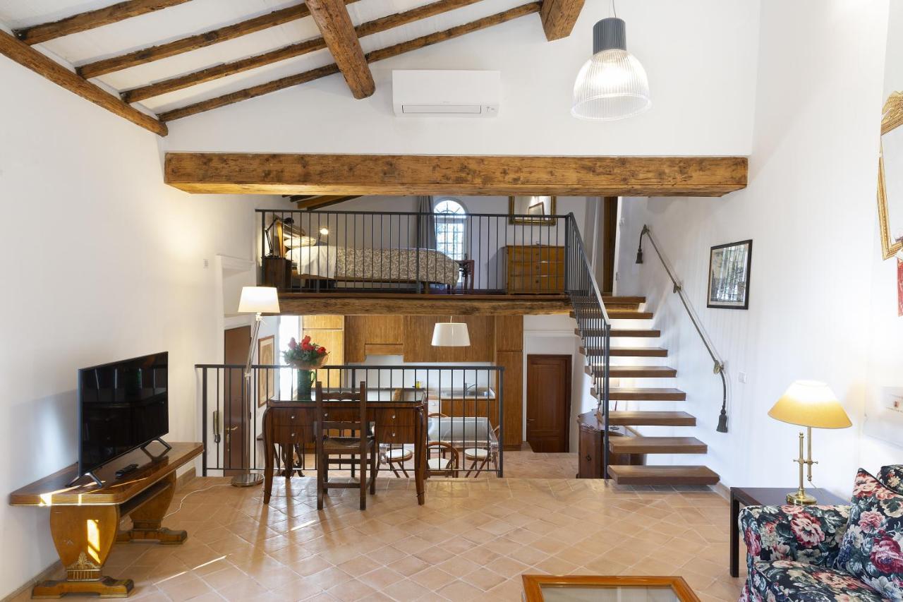 Maison d'hôtes Castello Del Duca à Marcigliana Extérieur photo